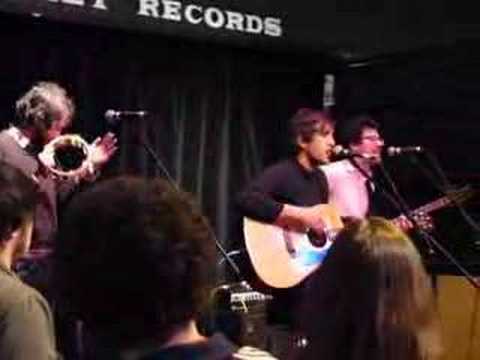 Videoclip de It's A Hit (Acoustic) — We Are Scientists