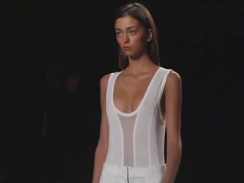 KENNETH COLE RUNWAY SEPT. 8, 2004