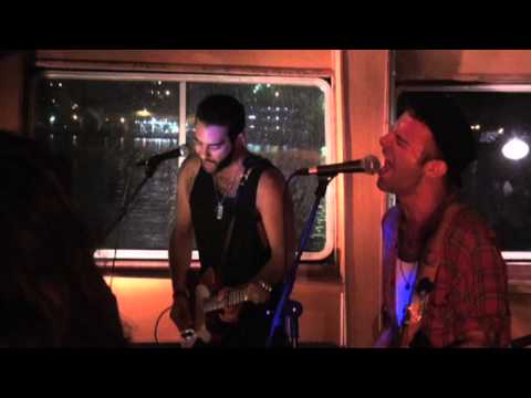 The So So Glos - We Got The Days (Official Music Video)