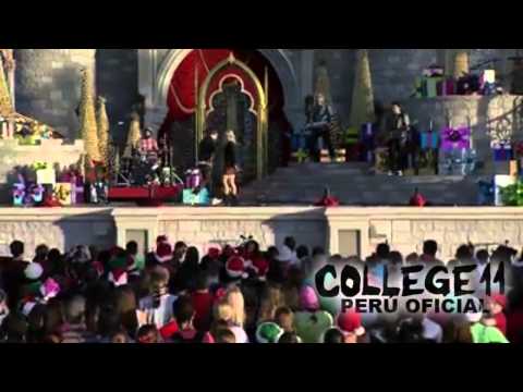 College 11 - Livin' Out Loud  Desfile Navideño