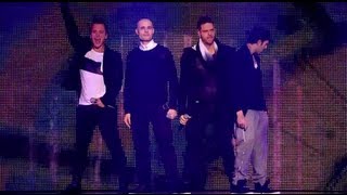 5IVE SING &#39;KEEP ON MOVIN&#39; LIVE - THE BIG REUNION
