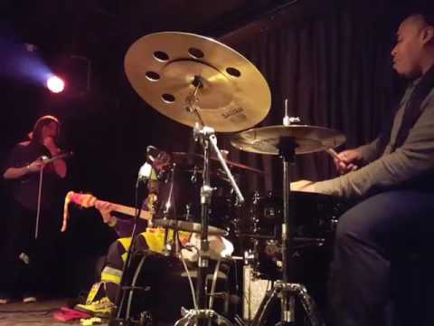 Jamison Ross drum solo / intro with Mono Neon