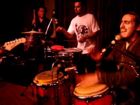 LA CHAMBA medley: TRIUNFARA! / LOS PROBRES, Live @ The Roots of Chicha 2 release party