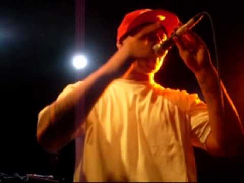 young Sid - Never waste a day & stuck in a box live in Welly.avi