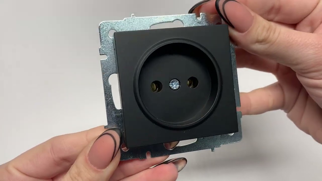 Розетка одинарная б/з LEZARD Vesna черная 742-4288-121В