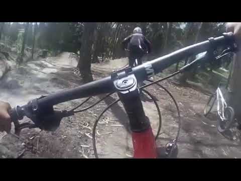 #lapuerkabikepark @CARINITO #crealas #mtb #downhill #enduro #downhillmtb #soacha
