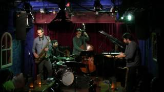 Brooklyn Aliens: The Trio by Lars Ekman