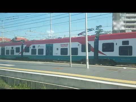 Trenitalia ETR 425 "Jazz" Leonardo Express in transito a Roma Trastevere - 19 Aprile 2019
