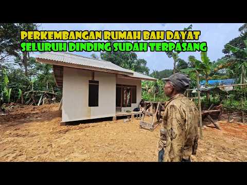 Perkembangan Bedah Rumah Bah Dayat. Rumah Sudah Tertutup Dinding. Bah Dayat Pun Tersenyum.