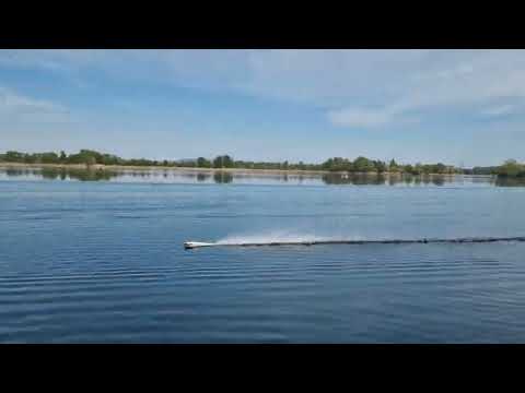 Hydro Marine Dr.Evil Hydro 1 Outrigger mit Leopard 2860 an 4s