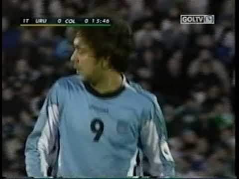 Taco y jugada de Recoba / Uruguay vs Colombia - Eliminatoria 2006 (04-09-2005)