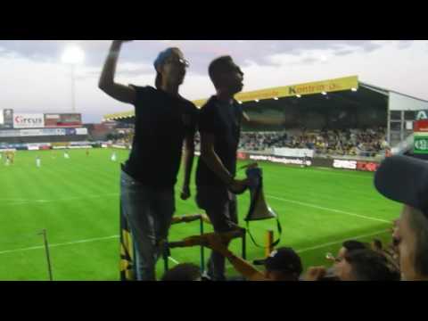 En wie niet springt is van Daknam