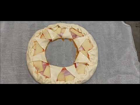 RICETTE NATALE GHIRLANDA RUSTICA NATALIZIA SALATA FACILISSIMA! #christmasrecipes #christmas #natale