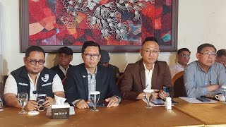 Download lagu LIVE ADE DARMAWAN'RELAWAN JOKOWI SOAL POLEMIK DR TIFA AJUKAN PRAPID BERSAMA ROY SURYO ' PENGECUT!? mp3