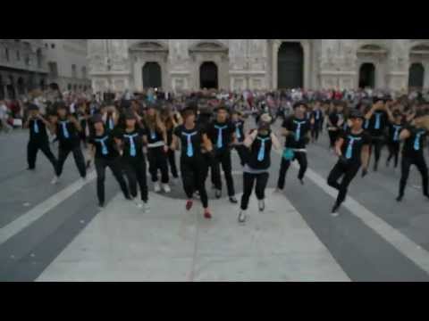 Flash Mob Step Up 4 Revolution 3D - Piazza Duomo, Milano