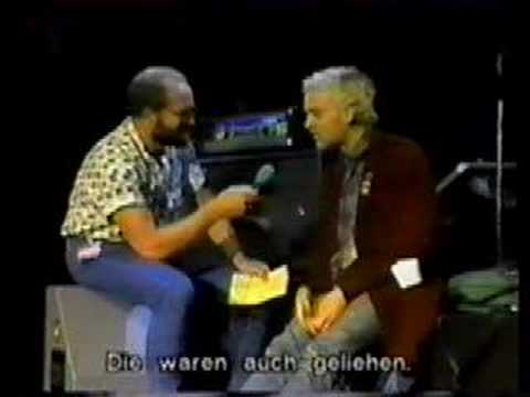 Michael Stipe (R.E.M.)  Interview (1985)