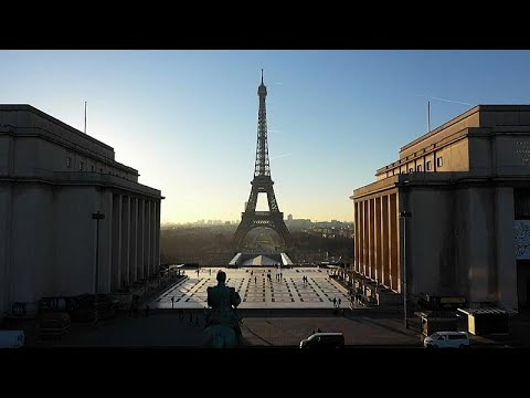 برج إيفل أشهر معالم باريس يحتفل بذكرى افتتاحه الثلاثين بعد المئة…