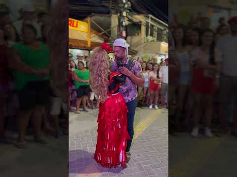 Karolina a boneca ciumenta de #portodegalinhas #dance #porto #alegria