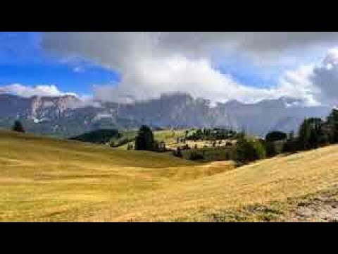 Dolomites Hike from Corvara to Utia Scotoni