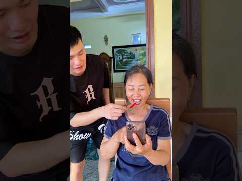 These 🌶️peppers are very spicy, but how can he eat so many!😂😂daily life of a couple#funny #family