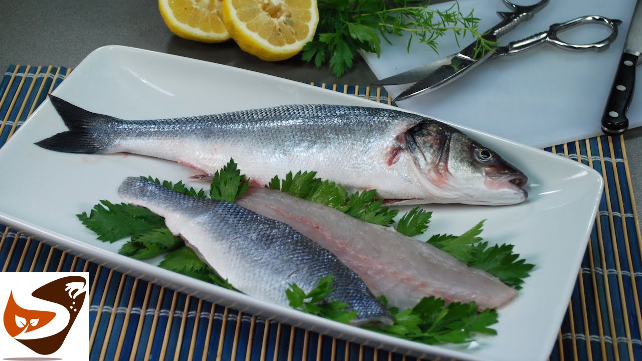 Come pulire il pesce: orata, branzino, salmone, spigola - secondi di pesce (how to clean a fish)