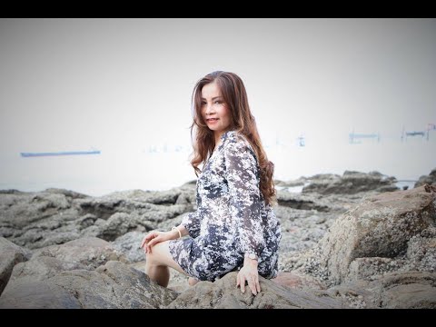 Thể hiện bởi Phương Thùy