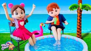 Maria Clara e JP se Divertem na Piscina Inflável! 🦩💙