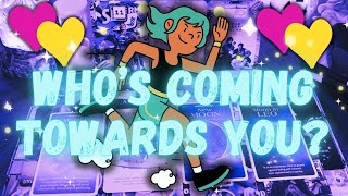 ✈️🏍️ WHO'S COMING TOWARDS YOU? 🚗💨 Pick a Card Reading