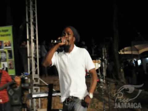 Junior Reid - This Is Why We Hot (Live)