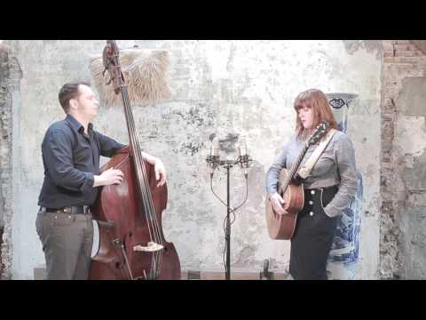 Sommerhus plays Like Strangers (The Everly Brothers cover)