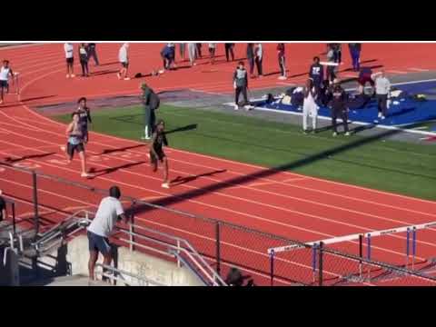 Christion barker runs a 36.7 breaking the GHSA 300m hurdles😳