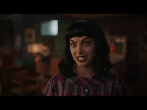 Betty And Veronica Talk About Boys, Toni Is Trying To Sabotage The Dance - Riverdale 7x02 Scene