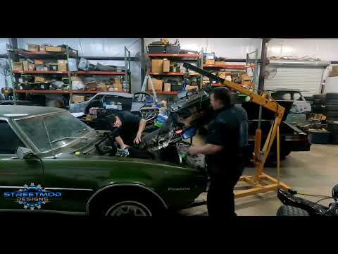 1968 Pontiac Firebird 400: Engine Removal