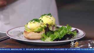 Download the video "Mother's Day Brunch Ideas For Mom"