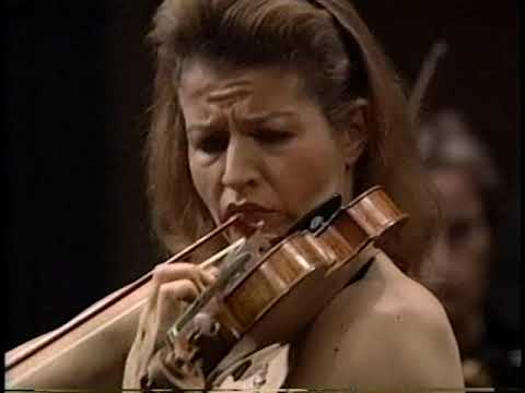 4/6 Anne-Sophie Mutter - Sibelius: Violin Concerto in Dm, Op. 47 / Kurt Masur / NY Phil / Movts. 1&2