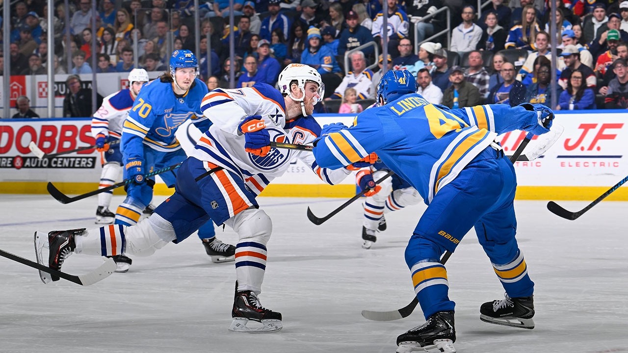 McDavid CARVES through the Blues