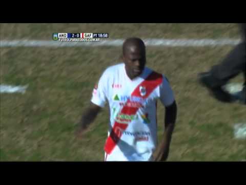 Pegó de atrás y se fue a las duchas. Los Andes 2 - Guaraní 0. Fecha 25. B Nacional 2015. FPT