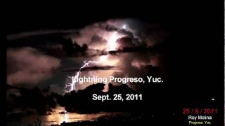 preview picture of video 'Lightning Progreso, Yuc., 25-9-2011'
