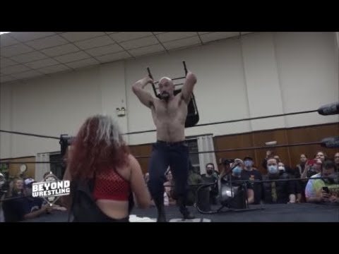 Masha Slamovich vs SLADE