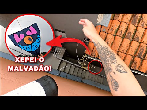 I caught the evil kite that fell hanging on the neighbor's roof using "Réu da Laje" | Rafa Xepeira!