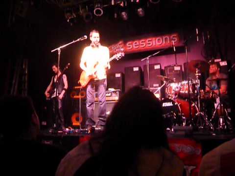 Paul Gilbert Teaching & Talking about his use of whammy bar