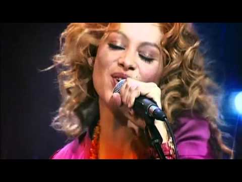 Paulina Rubio, Coti, Julieta Venegas -  Nada Fue Un Error.