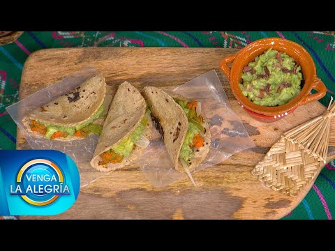 Quesadillas de flor de calabaza con guacamole de chapulines. ¡Deliciosas! | Venga La Alegría