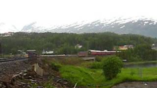 preview picture of video '[NSB] Nattog from Trondheim to Bodø passes Valnesfjord station and the Straumsnes railway bridge.'
