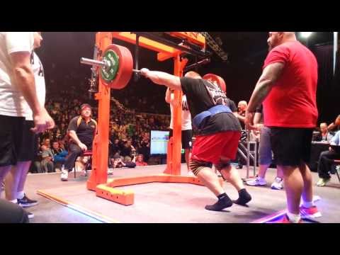 Benedikt Magnusson squats 300kg in his socks