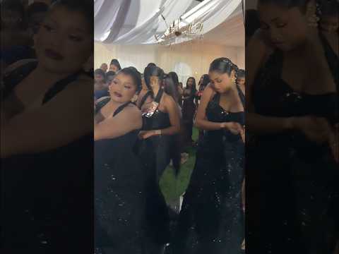 La danse de Queen Rila 😂😂