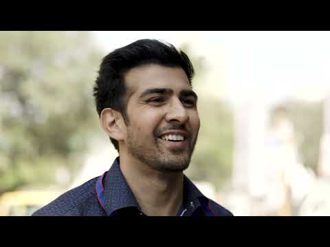 Sadak Suraksha Abhiyan I Pankaj Tripathi educating the public on the importance of helmet safety