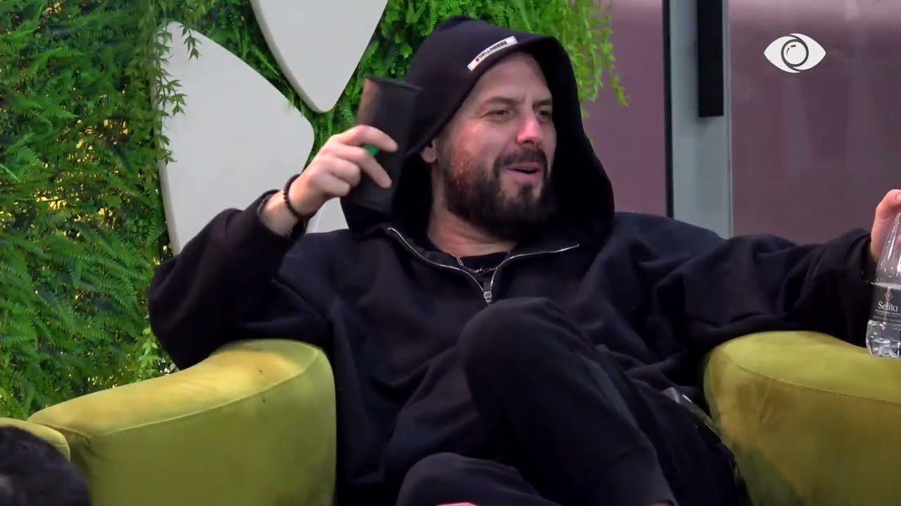 “Unë vlerë të të jap ty votë paskam, të më japësh ti mua cigare s’paskam”/ Livia diskuton me Kristin