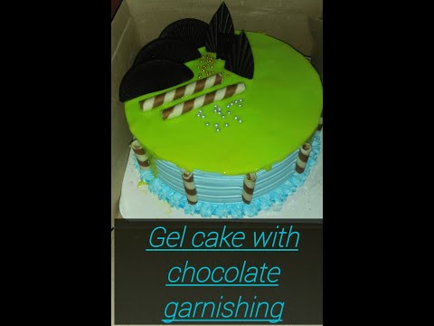 Gel cake with chocolate garnishing