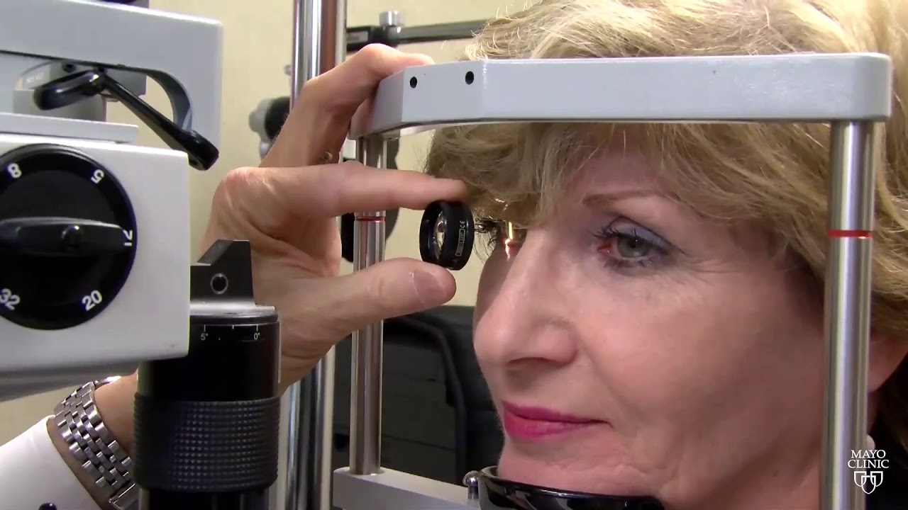 Mayo Clinic Minute: What are eye floaters? - YouTube